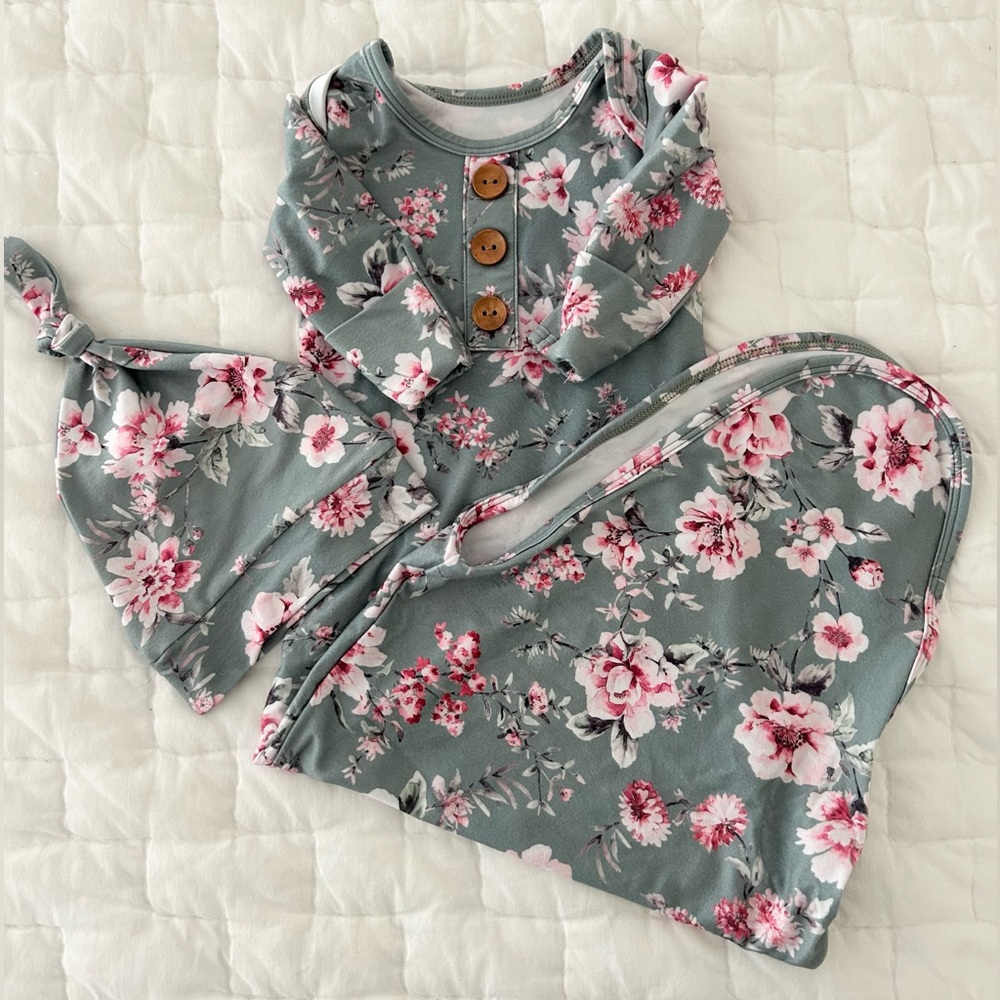 Caden Lane knotted gown and hat, newborn